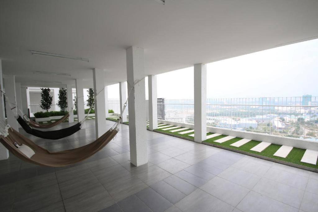 Lovely 3-Bedroom Serviced Apartment @ Cyberjaya Exterior foto